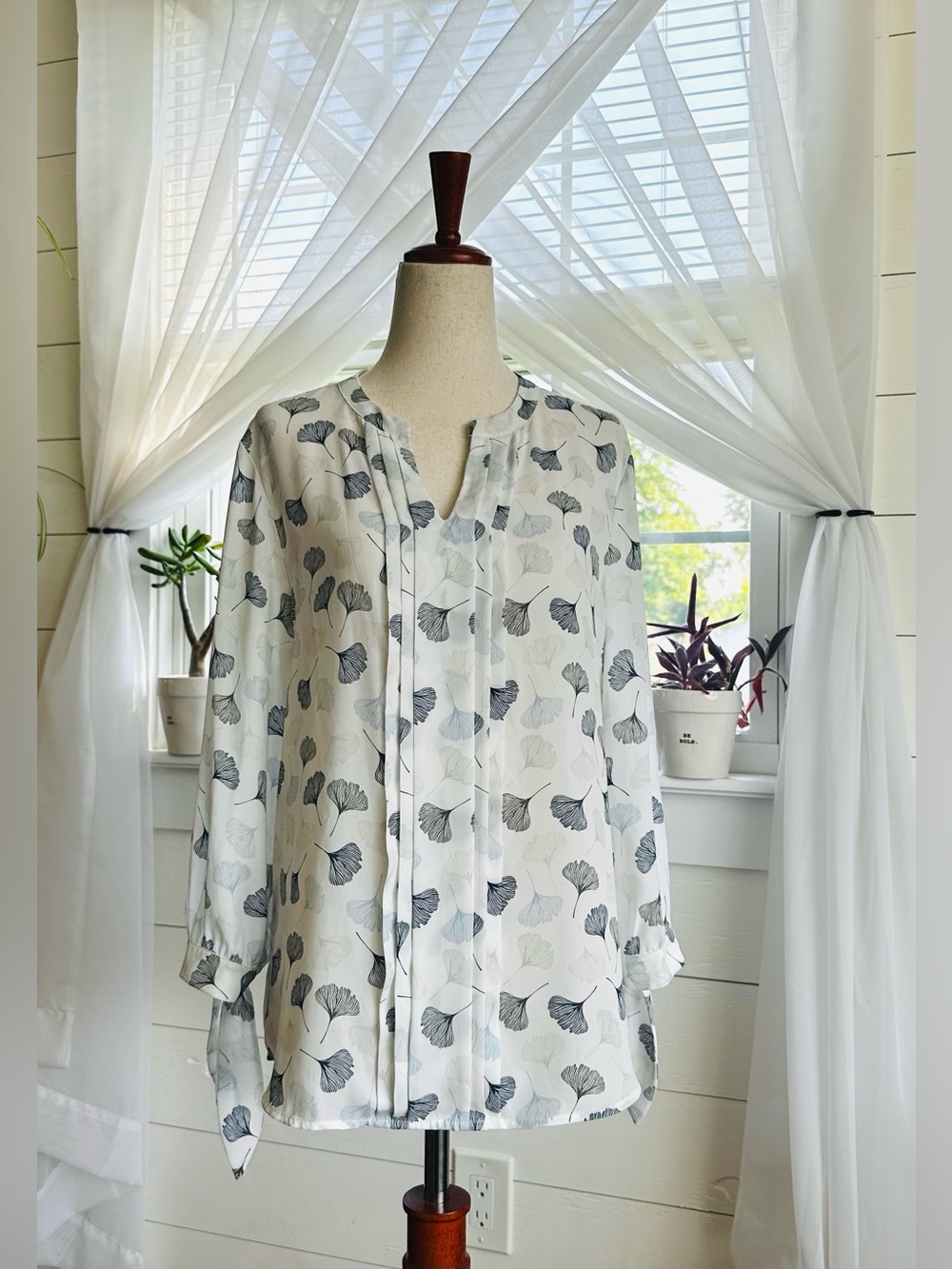 Hawthorn Ginkgo Leaf Botanical Print Blouse Soft Ivory Size Small EUC